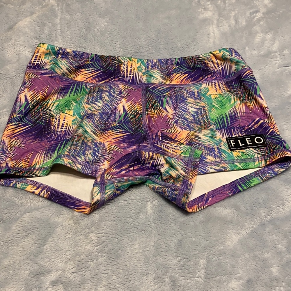Fleo shorts palm leaves